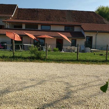 Hotel - Gite De Pressins Bagian luar foto