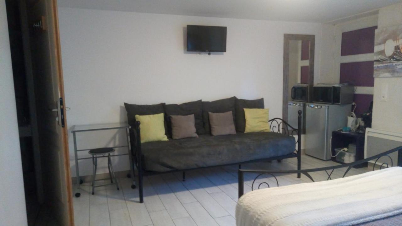 Hotel - Gite De Pressins Bagian luar foto