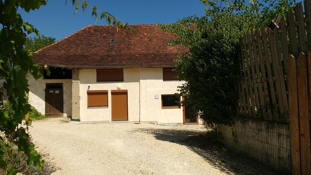 Hotel - Gite De Pressins Bagian luar foto