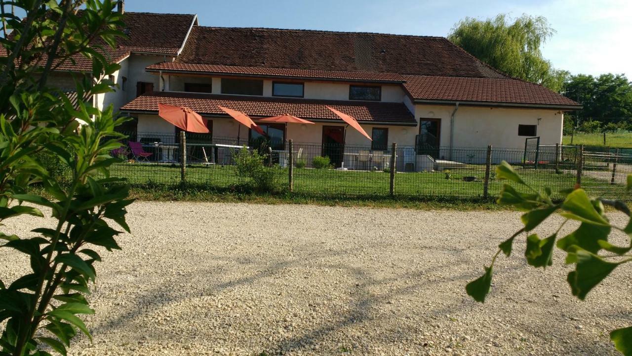 Hotel - Gite De Pressins Bagian luar foto
